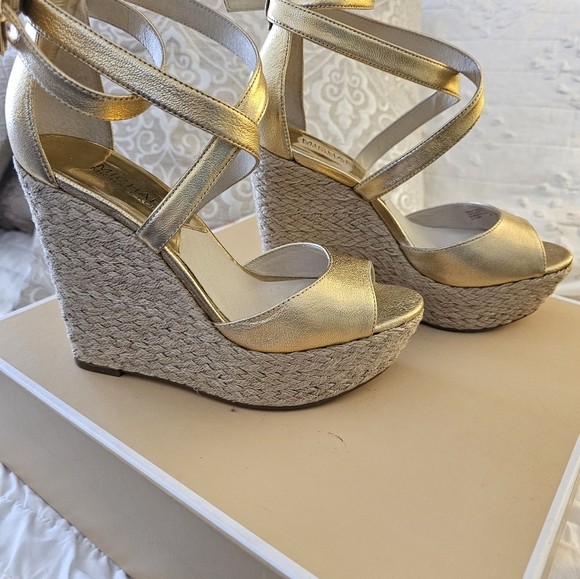 Michael Kors Gabriella Wedge - Picture 3 of 13